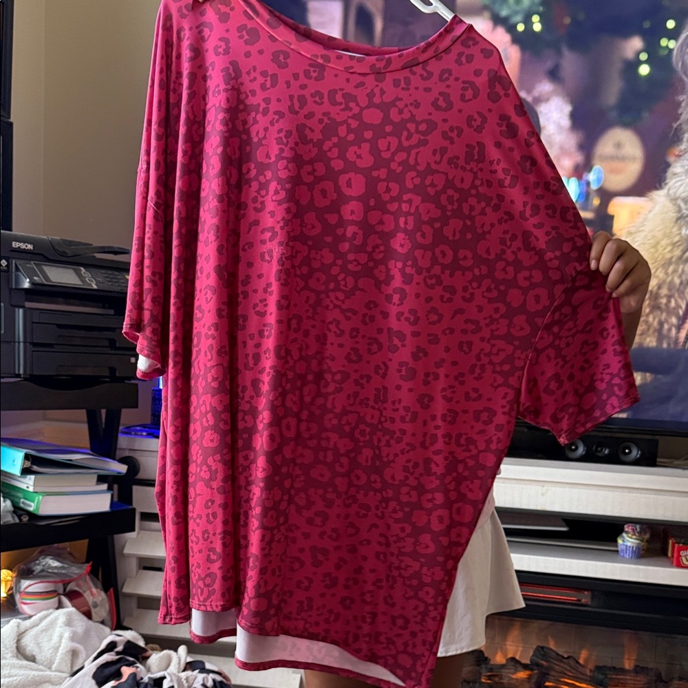 Chic Pink Leopard Print Short Sleeve Tee